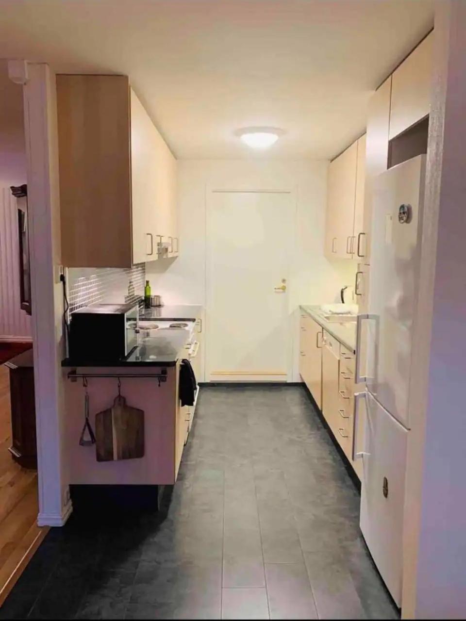 Miracle Tromso, Cozy Double Bed Private Room In A Shared Apartment With Stunning Tromso Views Tromsø Exterior foto