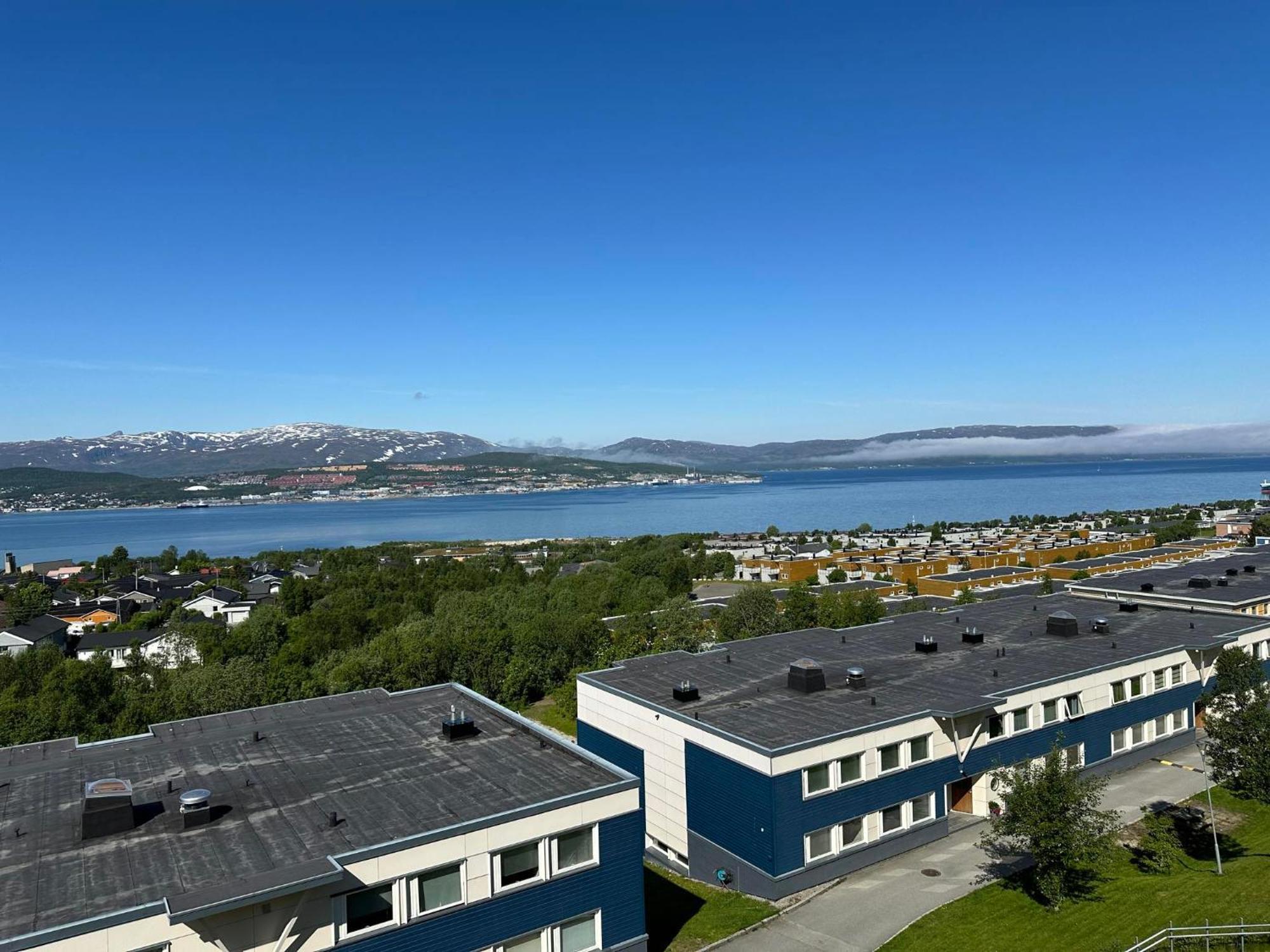 Miracle Tromso, Cozy Double Bed Private Room In A Shared Apartment With Stunning Tromso Views Tromsø Exterior foto