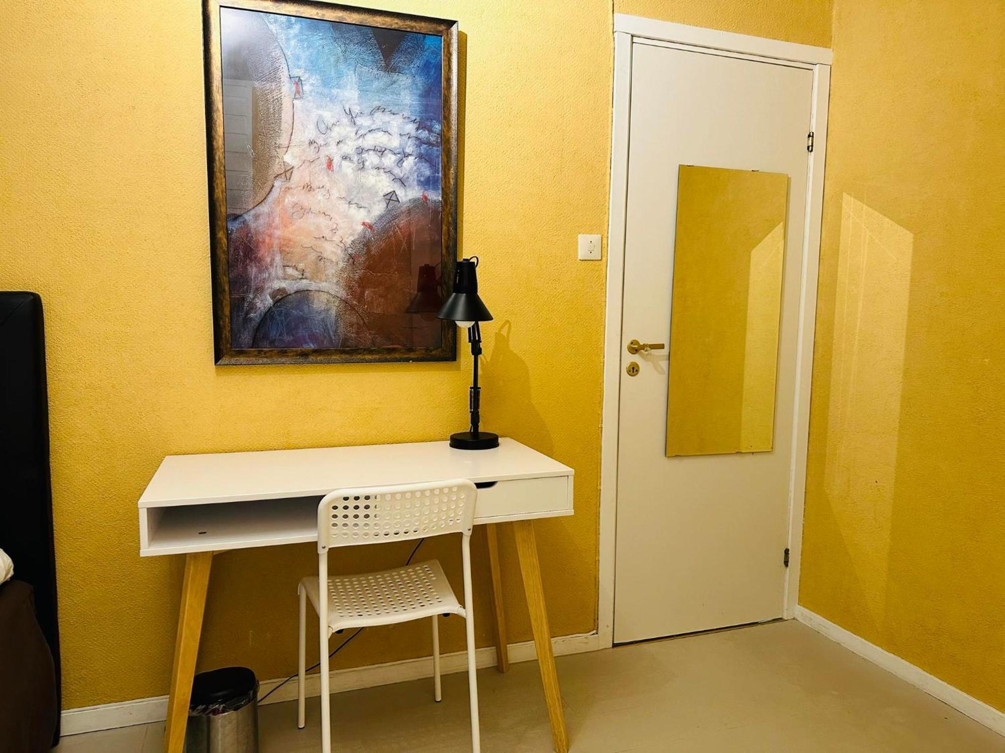 Miracle Tromso, Cozy Double Bed Private Room In A Shared Apartment With Stunning Tromso Views Tromsø Exterior foto